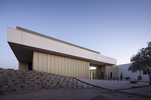 jacques-chaban-delmas-sports-hall-/-bpa-architecture