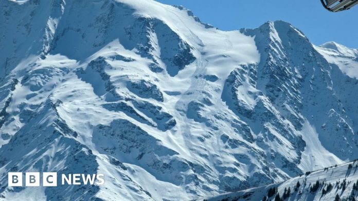 french-alps-avalanche:-guides-among-4-killed-at-armancette-glacier