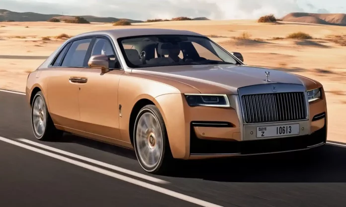 rolls-royce-ghost-extended-–-a-work-of-art-from-the-private-office-dubai