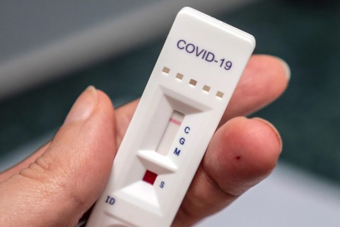 5-questions-for-covid-experts:-how-concerned-should-we-be?