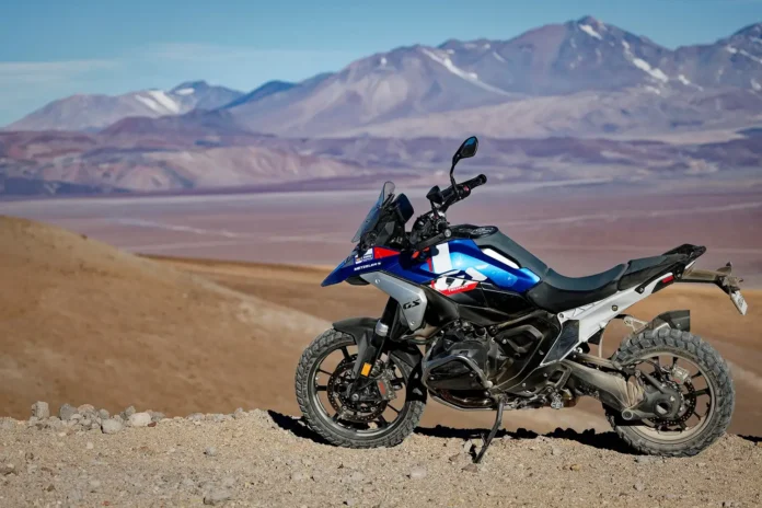 bmw-motorrad-and-metzeler-climb-the-world’s-highest-active-volcano-with-series-production-bmw-r-1300-gs-models