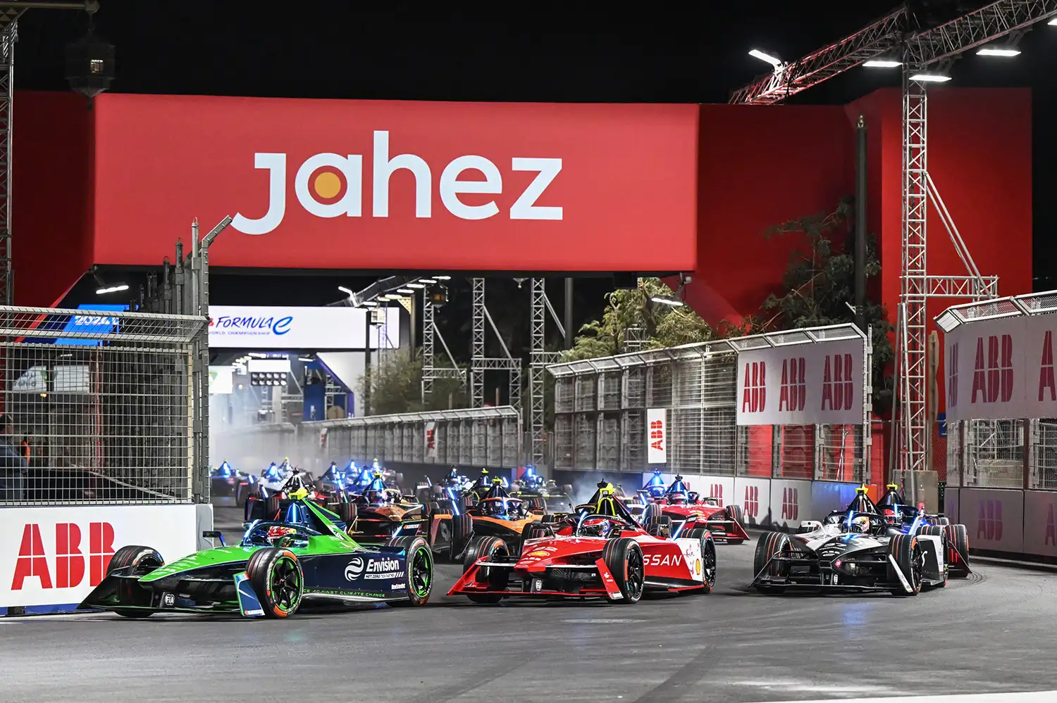formula-e-–-nick-cassidy-charges-into-championship-lead-with-stellar-saudi-success